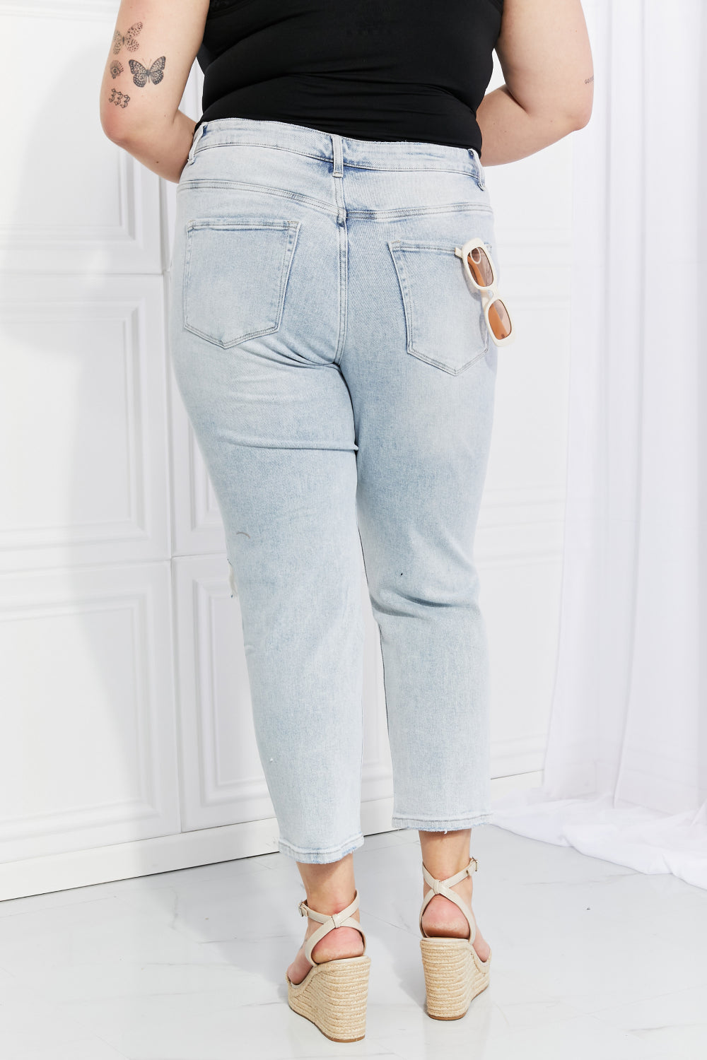 Stand Out Distressed Cropped Jeans